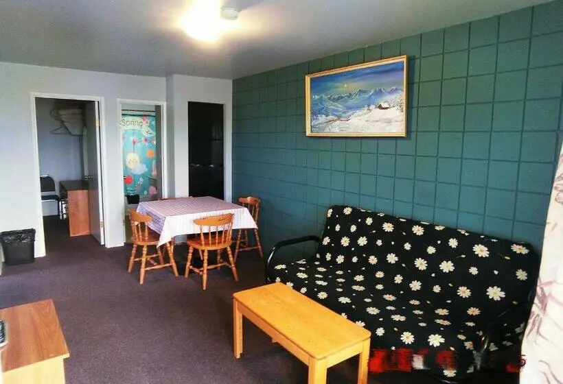 سوییت خانوادگی, 5000 Motel