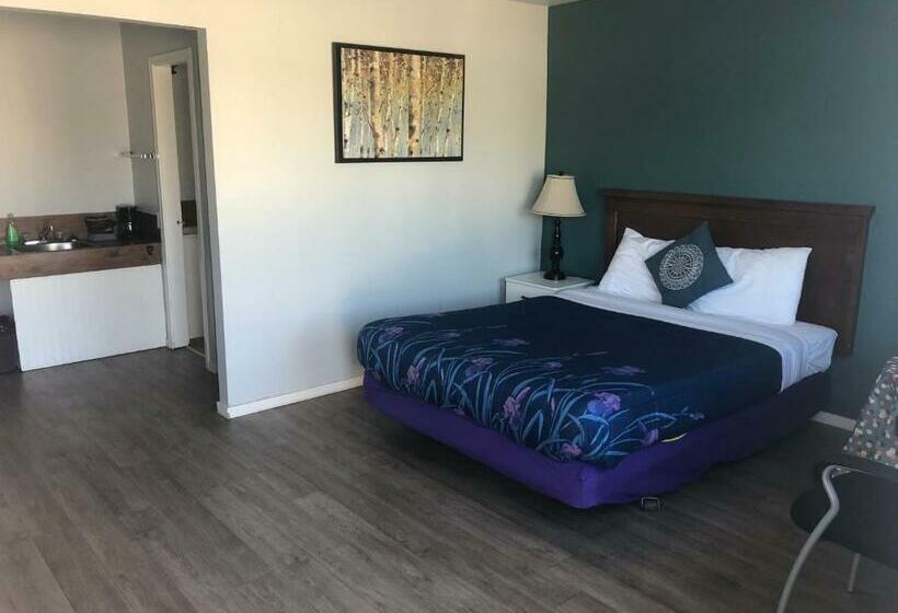 带特大床的标准间, 5000 Motel