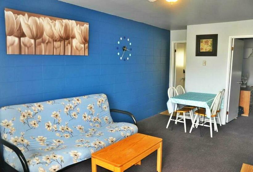 家庭套房, 5000 Motel