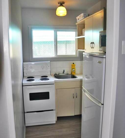 家庭套房, 5000 Motel