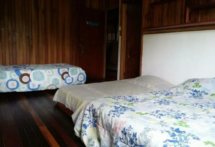 スタンダード4人部屋, Spanish By The River Turrialba