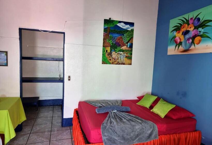Четырехместный Номер Стандарт, Cabinas Tortuguero Natural