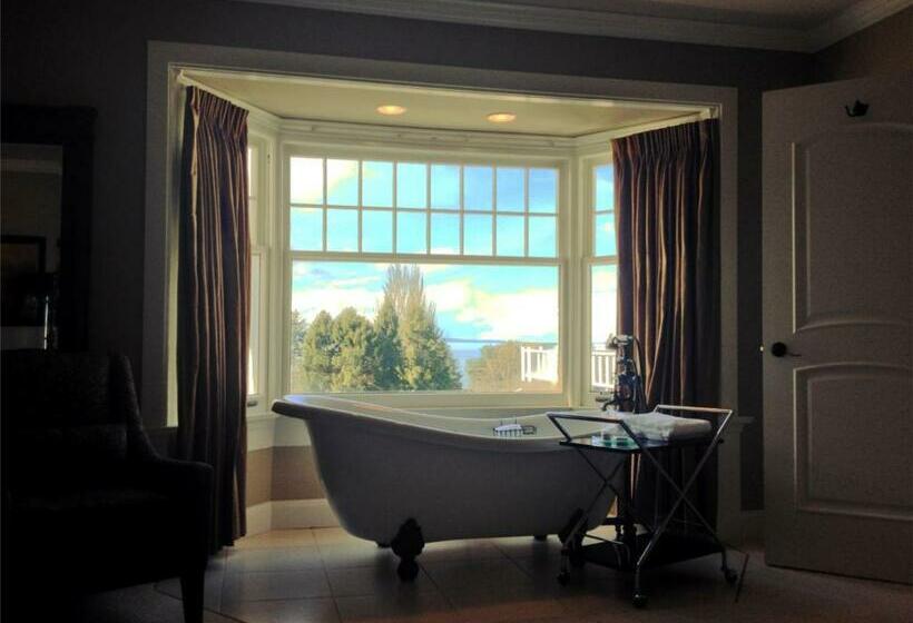 מיטת קינג בסוויטה, Crown Mansion Boutique Hotel & Villas