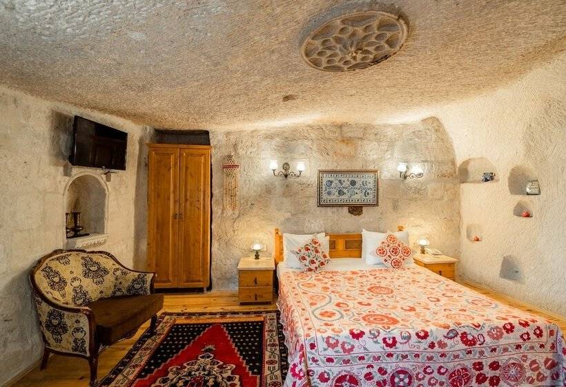 Полулюкс, Amber Cave Suites