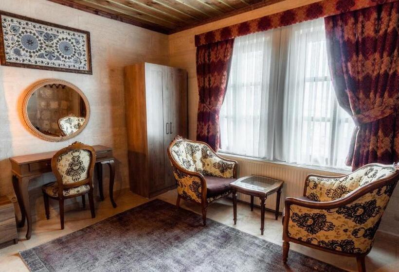 חדק דלוקס עם ג'קוזי, Amber Cave Suites