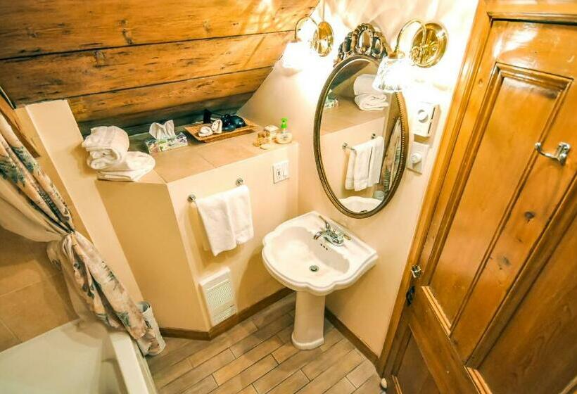 غرفة قياسية رباعية, Auberge Baker