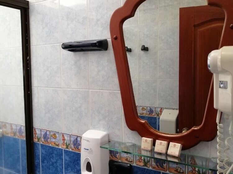 חדר סטנדרט, Bolivar Plaza