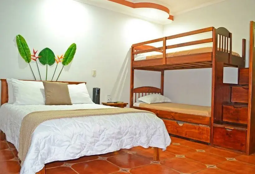 اتاق خانوادگی با چشم‌انداز باغ, Casa Tropical