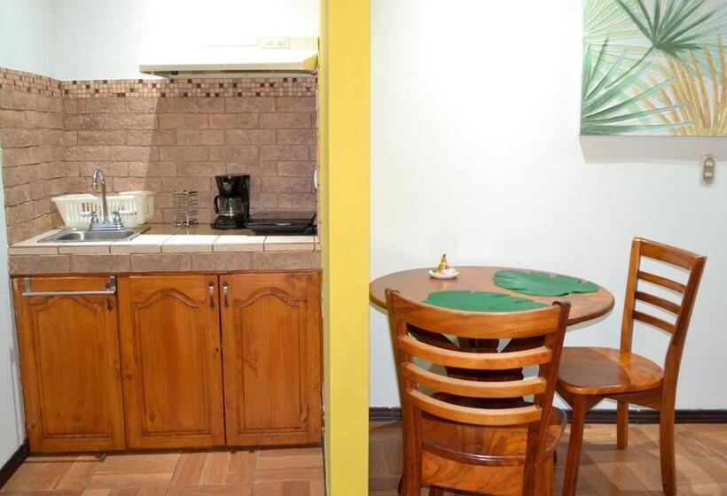 إستوديو قياسى مطلّ علي الحديقة, Casa Tropical