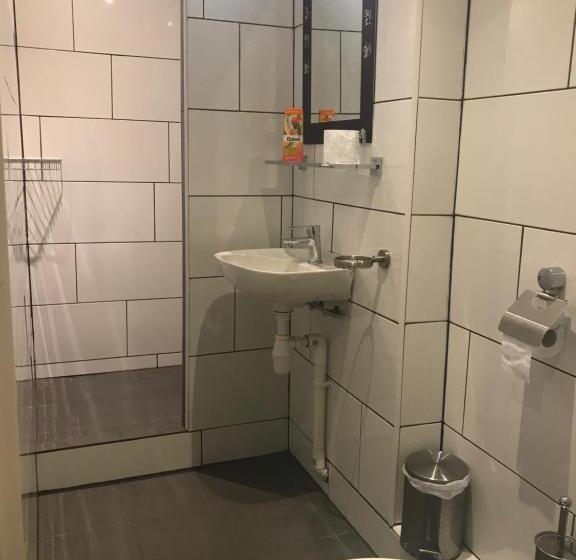 חדר סטנדרט, De Zevende Hemel