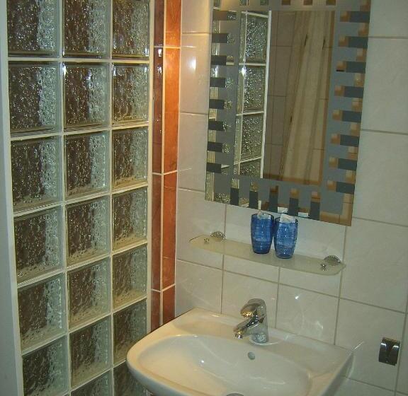 חדר סטנדרט לשלושה, De Zevende Hemel