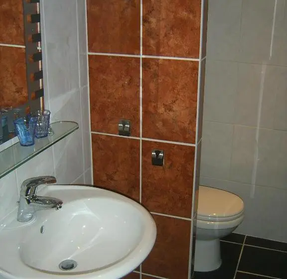 Standard Kolmen Hengen Huone, De Zevende Hemel