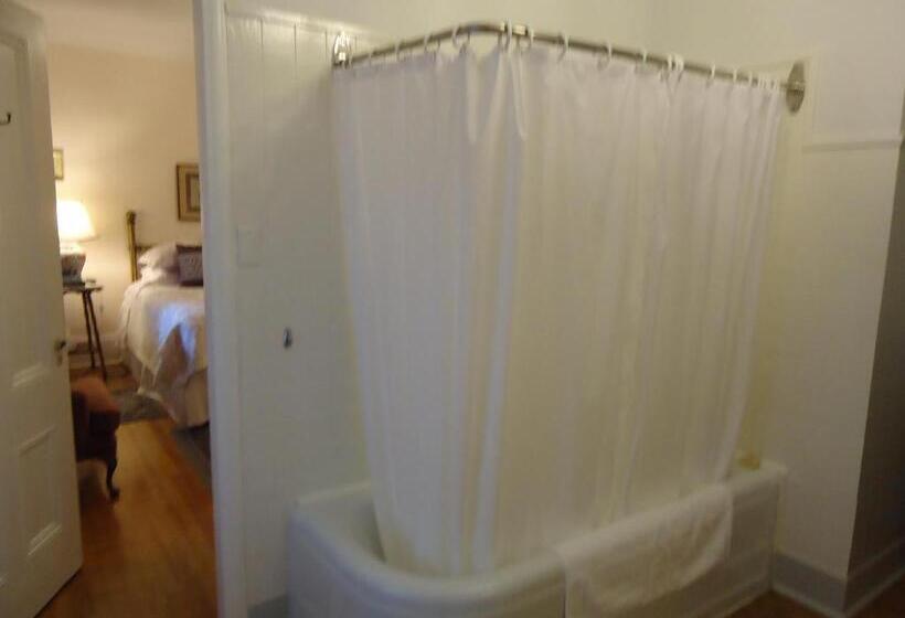 غرفة قياسية سرير كينج, Governor's Mansion Inn