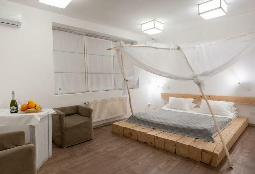 جناح, Higina Spa