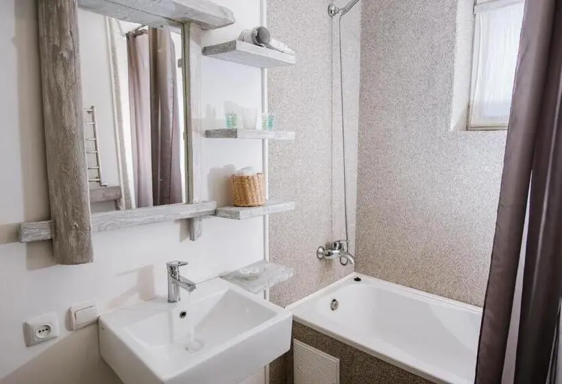 スイート, Higina Spa