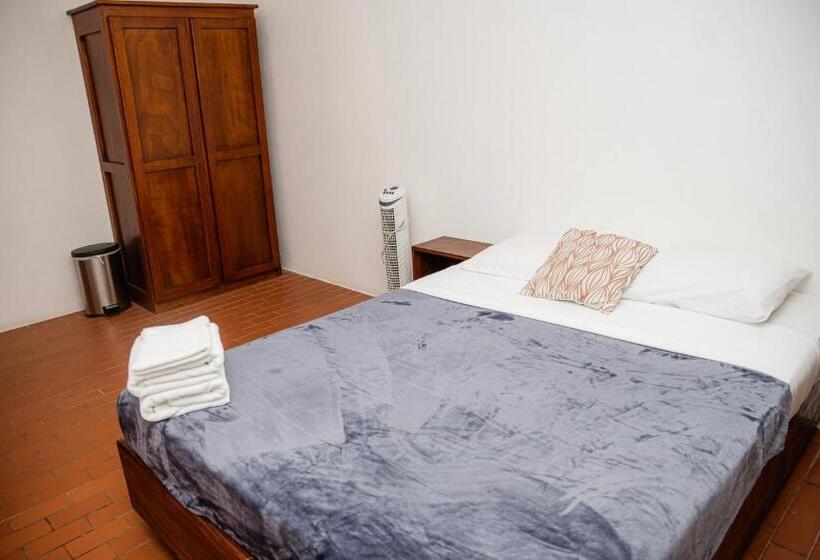 غرفة قياسية, Luz De Luna