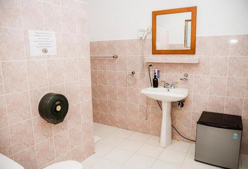 غرفة قياسية ثلاثية, Luz De Luna