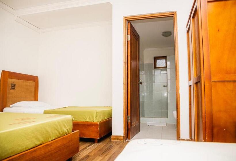 غرفة قياسية ثلاثية, Luz De Luna