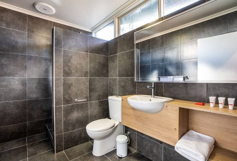 Студия Стандарт Кровать Куин, Nightcap At Monash