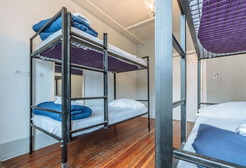 共用房间的床, The Cambie Hostel Gastown