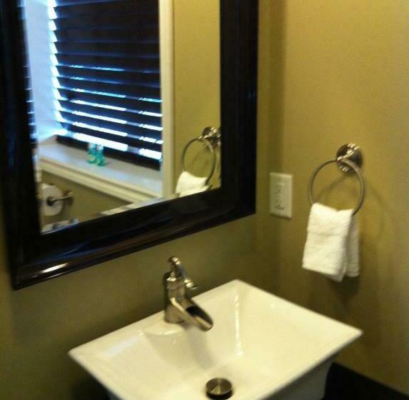 エコノミールーム, The Duckworth Inn