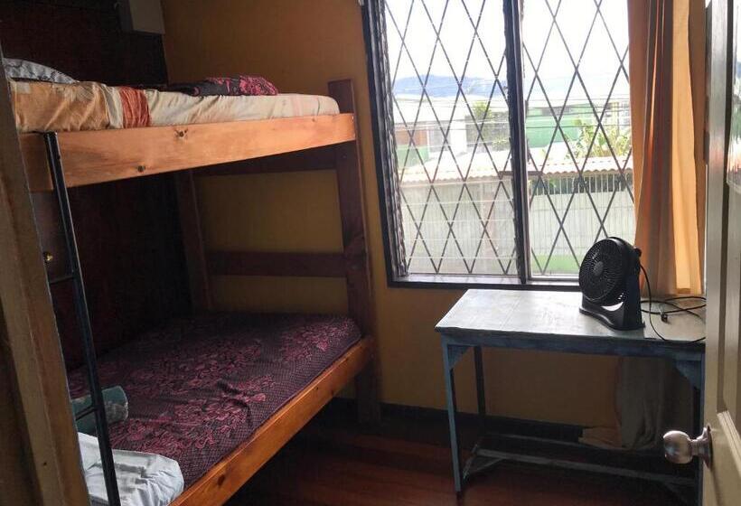 غرفة قياسية, In The Wind Hostel And Guesthouse