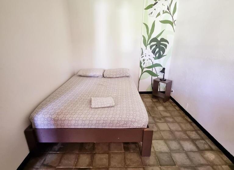 اتاق استاندارد با سرویس بهداشتی مشترک, Casa Pura Vida Surf Hostel   Tamarindo Costa Rica