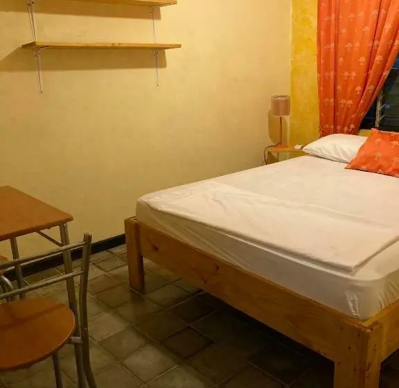 バス共有のスタンダードルーム, Casa Pura Vida Surf Hostel Tamarindo Costa Rica