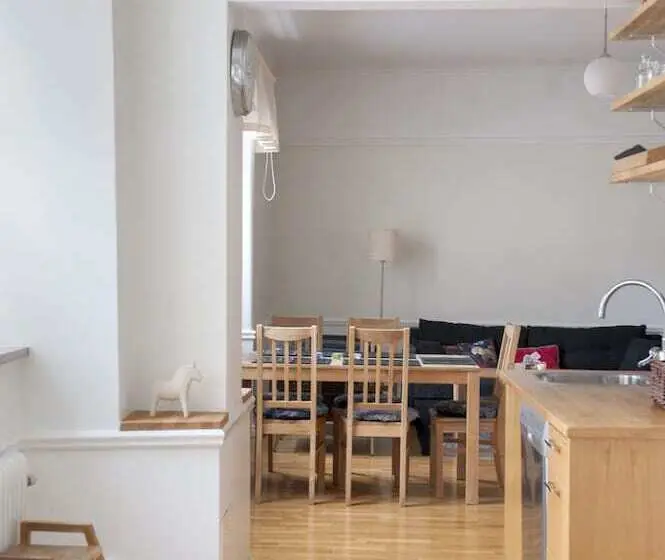 Huoneisto 2 Makuuhuonetta, Stora Torget Visby Lägenhetshotell