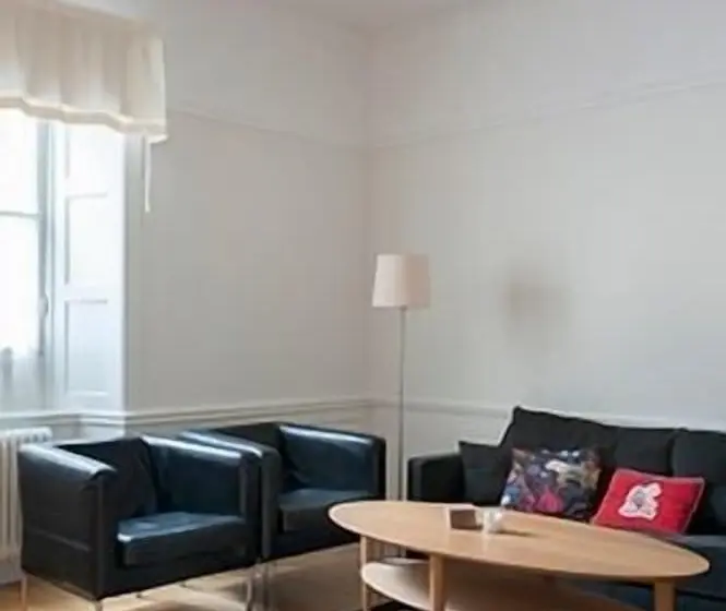 Huoneisto 2 Makuuhuonetta, Stora Torget Visby Lägenhetshotell