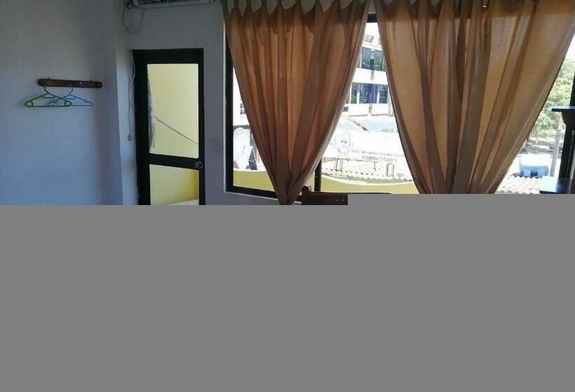 חדר סטנדרט לשלושה, Hostal La Casa De Luis