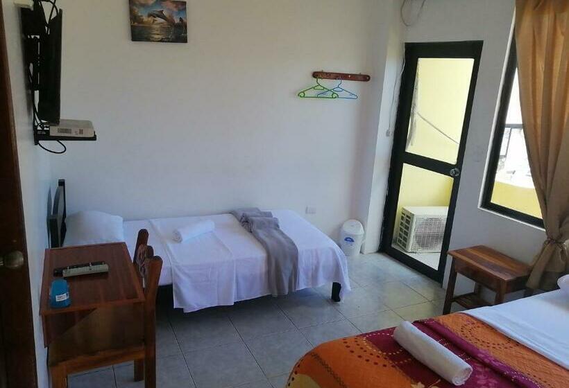 Номер Стандарт Трехместный, Hostal La Casa De Luis