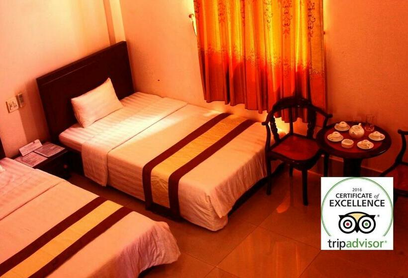 اتاق خانوادگی, Kiet Hong