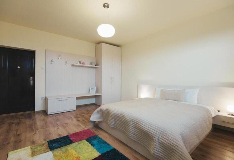 استودیوی استاندارد, Camelia's Cozy Place