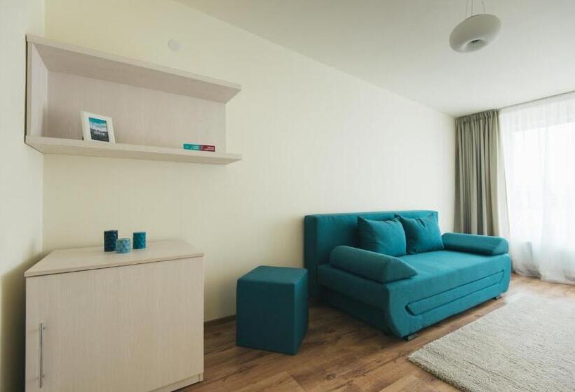 استودیوی استاندارد, Camelia's Cozy Place