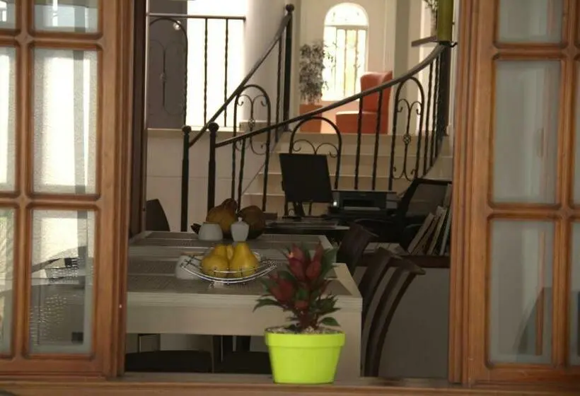 スタンダードルーム, Premium House