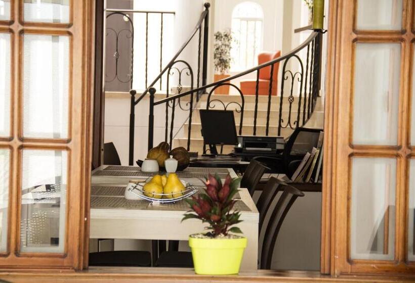 اتاق استاندارد یک نفره, Premium House