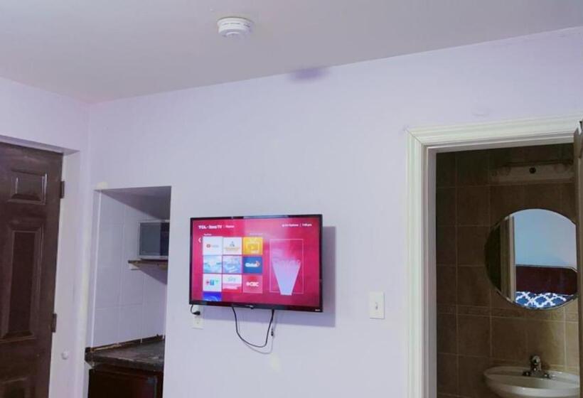 غرفة ديلوكس, Crestwood Motel