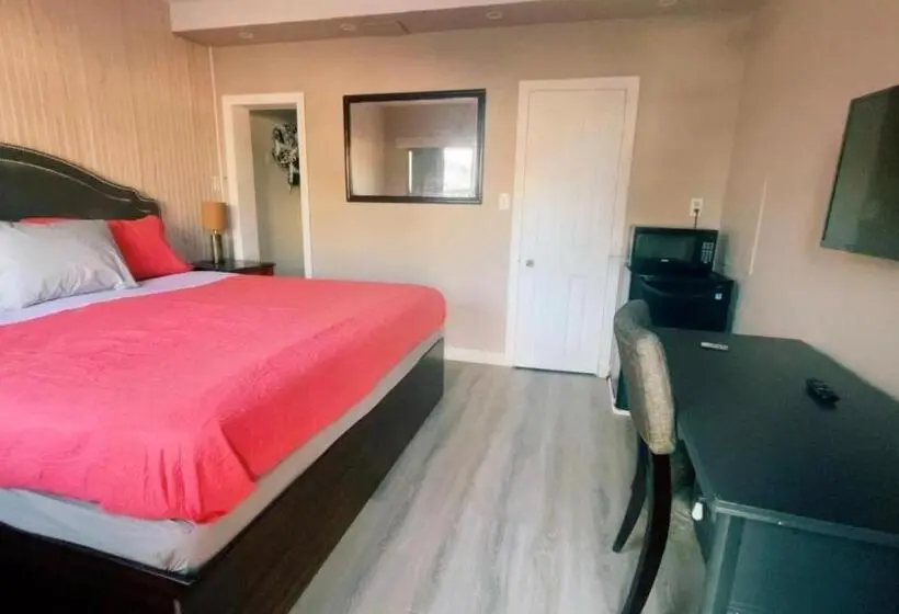 Deluxe-studio, Crestwood Motel