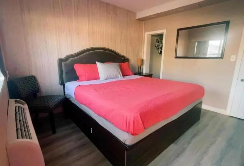 Deluxe-studio, Crestwood Motel