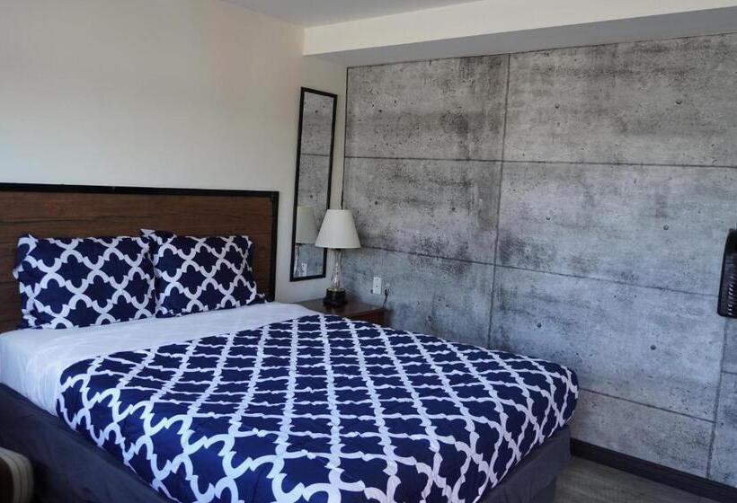 غرفة قياسية, Crestwood Motel