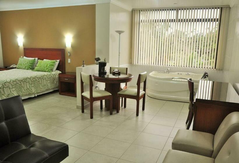 سوییت سوپریور, Gran Hotel De Lago   Lago Agrio