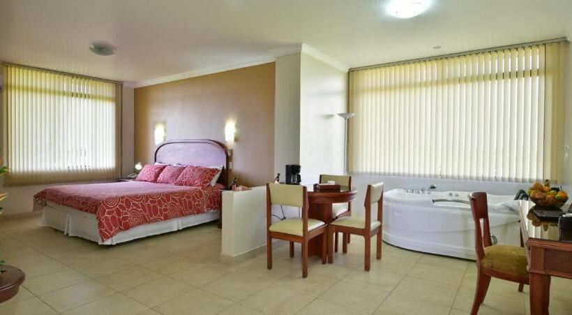 سوییت سوپریور, Gran Hotel De Lago   Lago Agrio