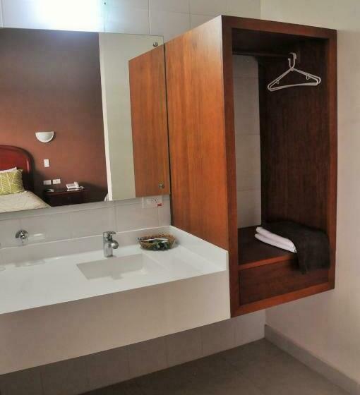 سوییت جونیور, Gran Hotel De Lago   Lago Agrio