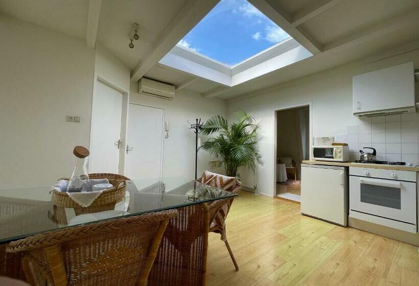 패밀리 스위트, Bed And Breakfast Amsterdam