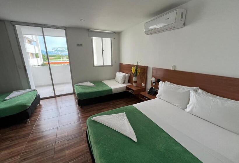 اتاق استاندارد سه تخته با بالکن, Berdez