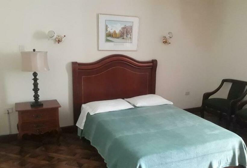 高级大房间, El Cardenal