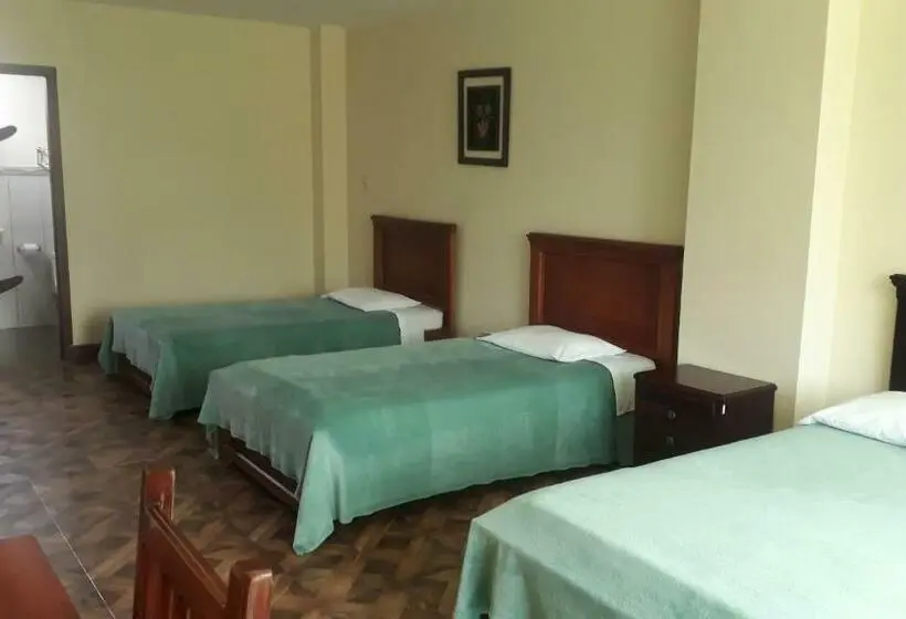اتاق استاندارد سه تخته با بالکن, El Cardenal