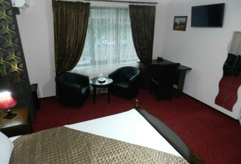 Deluxe Værelse, Marinii