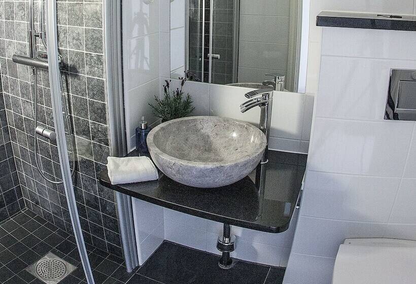 Номер Стандарт, Södra Hotellet